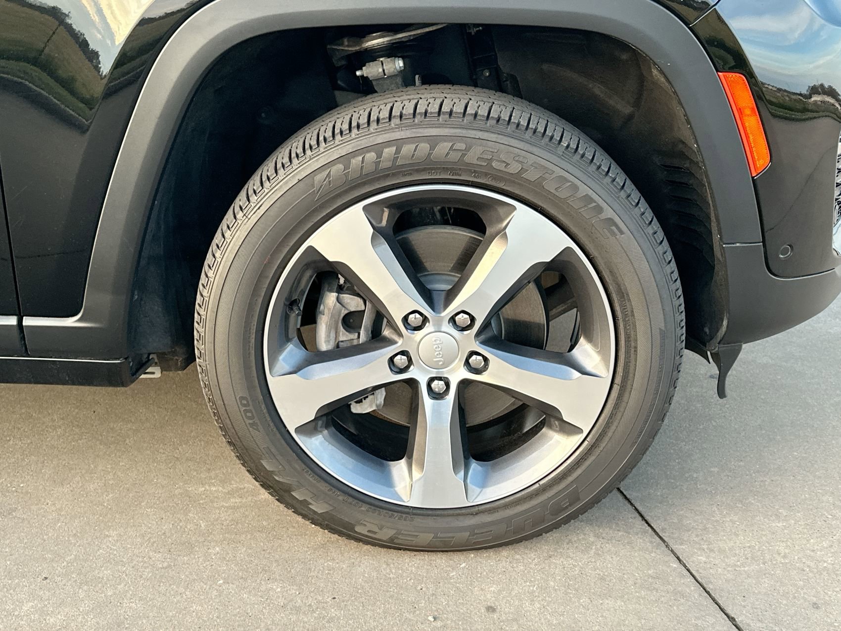 New 2023 Jeep Grand Cherokee 4WD 4xe w/ Luxury Tech Group II image 10