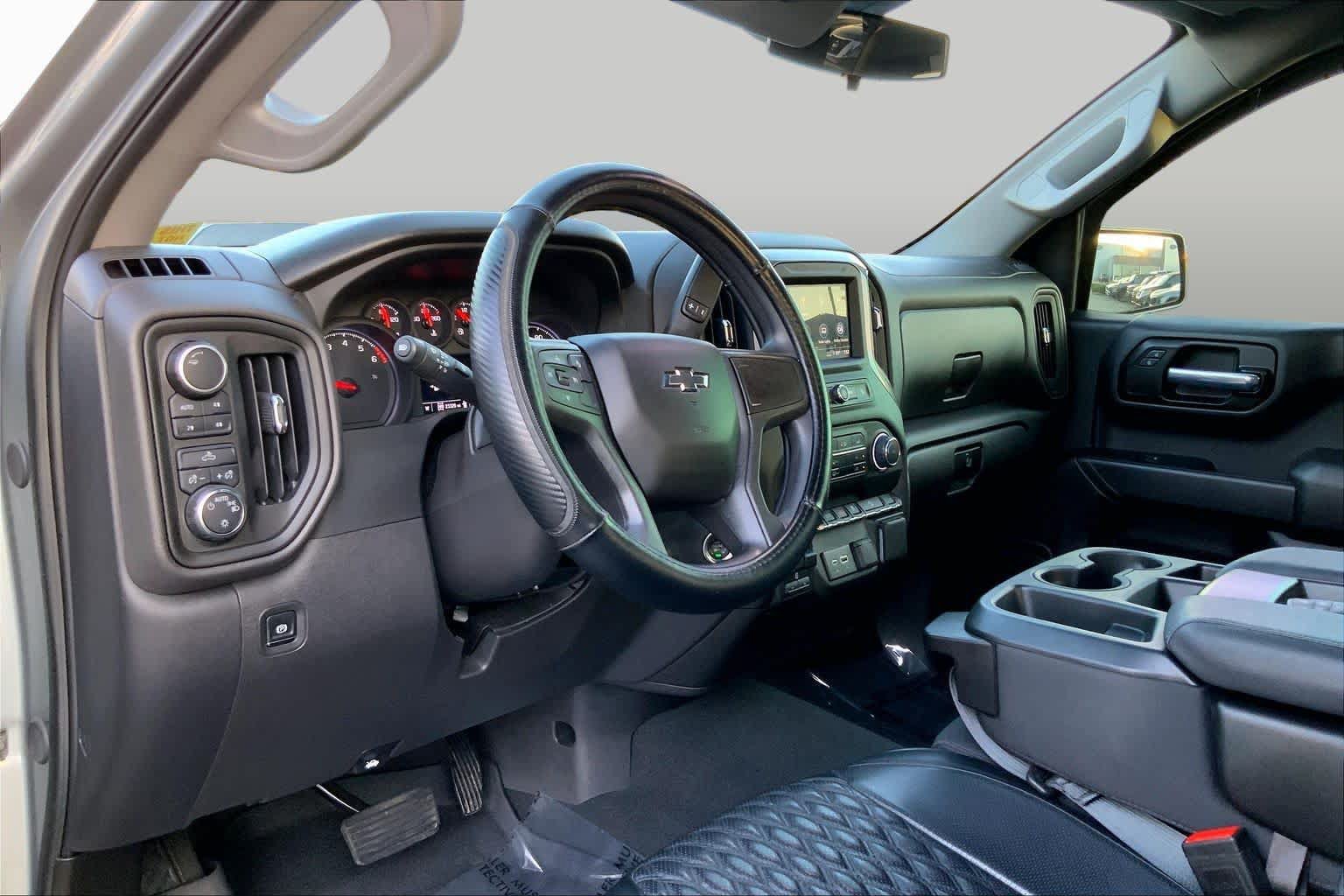 Used 2025 Chevrolet Silverado 1500 Custom Trail Boss AWD/4WD image 14