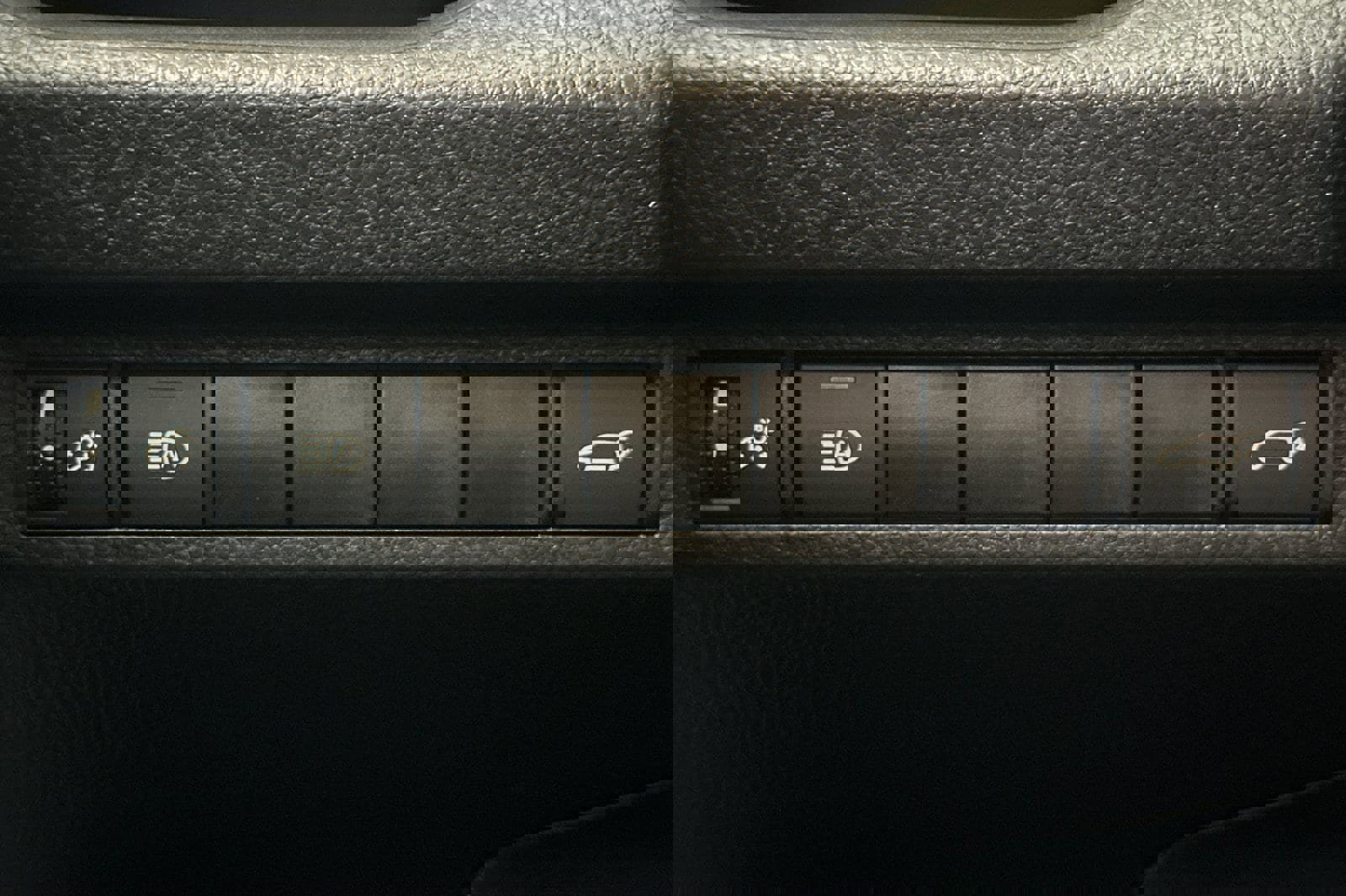 New 2025 Toyota RAV4 XLE image 30