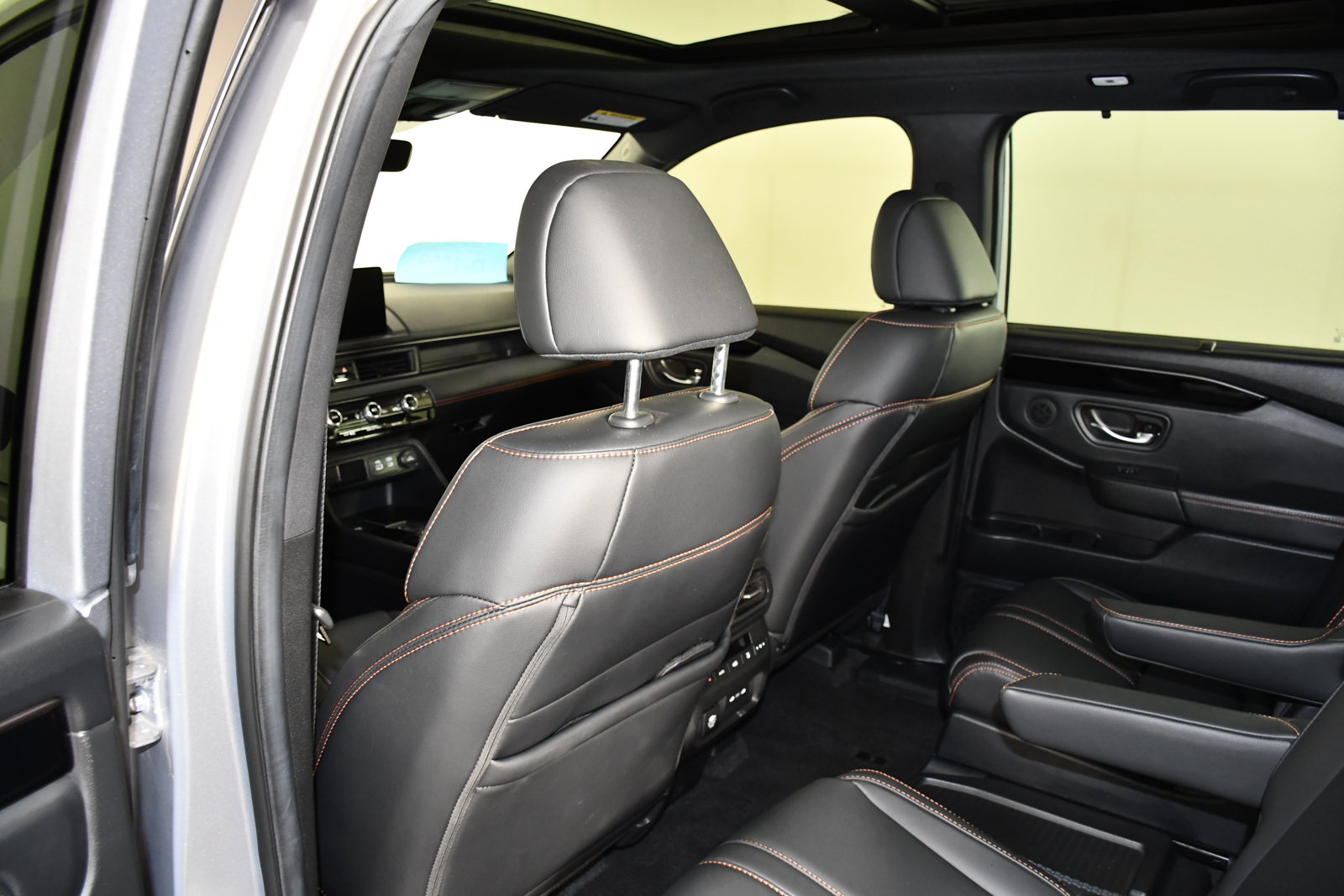 Used 2025 Honda Pilot TrailSport image 49