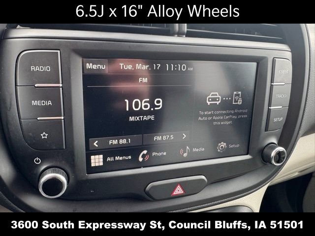 Used 2025 Kia Soul LX FWD image 26