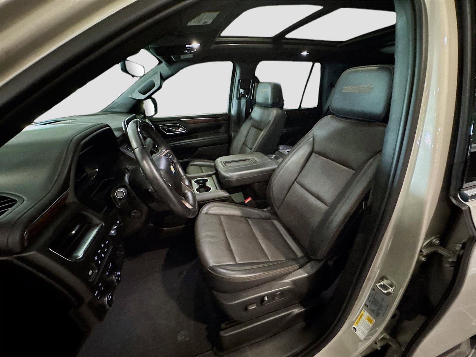 Used 2024 Chevrolet Tahoe High Country w/ Advanced Technology Package AWD/4WD image 2