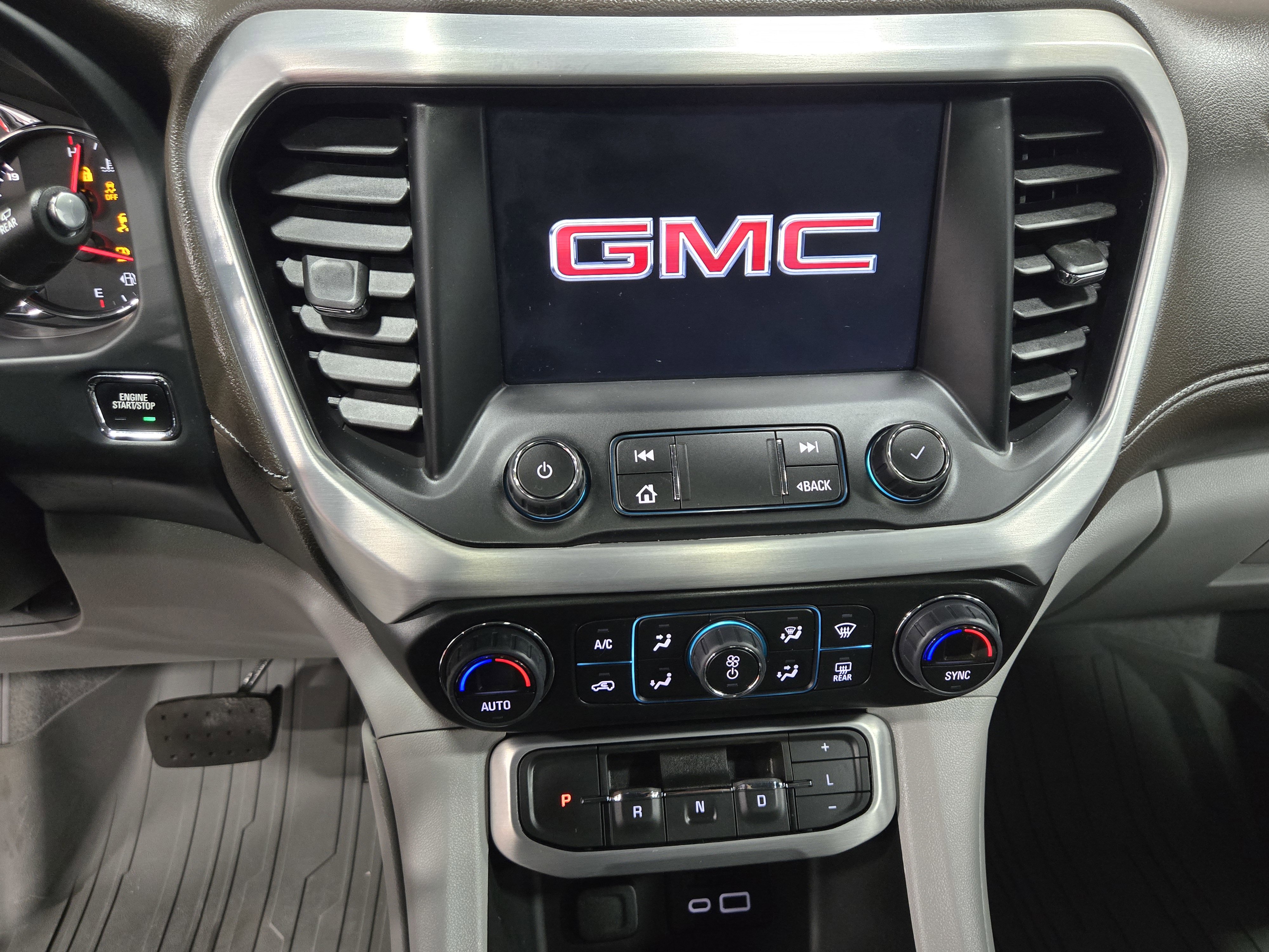 Certified 2023 GMC Acadia SLT w/ Technology Package image 13
