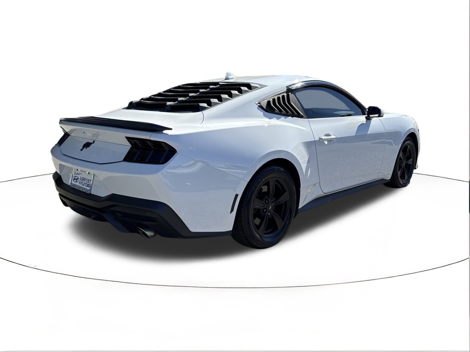 Used 2024 Ford Mustang Coupe image 3