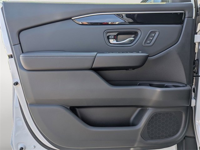 New 2025 Honda Pilot Touring image 22