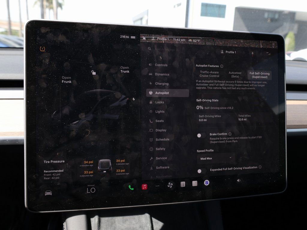 Used 2025 Tesla Model Y Long Range image 35