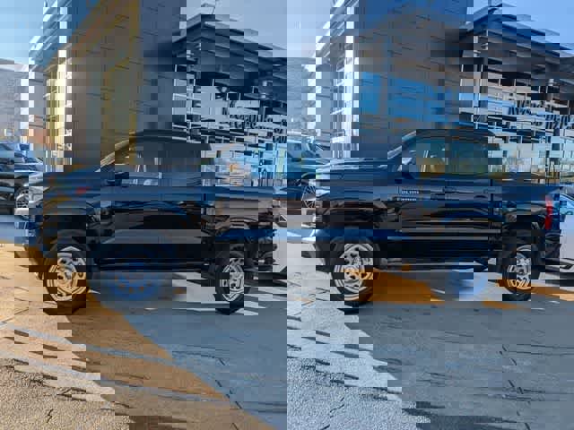 Used 2023 Chevrolet Colorado W/T image 6