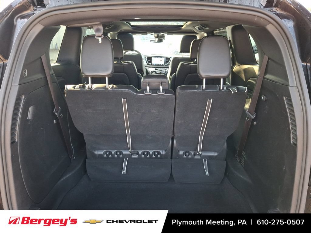 Used 2026 Chrysler Pacifica Limited w/ S Appearance Package FWD image 32