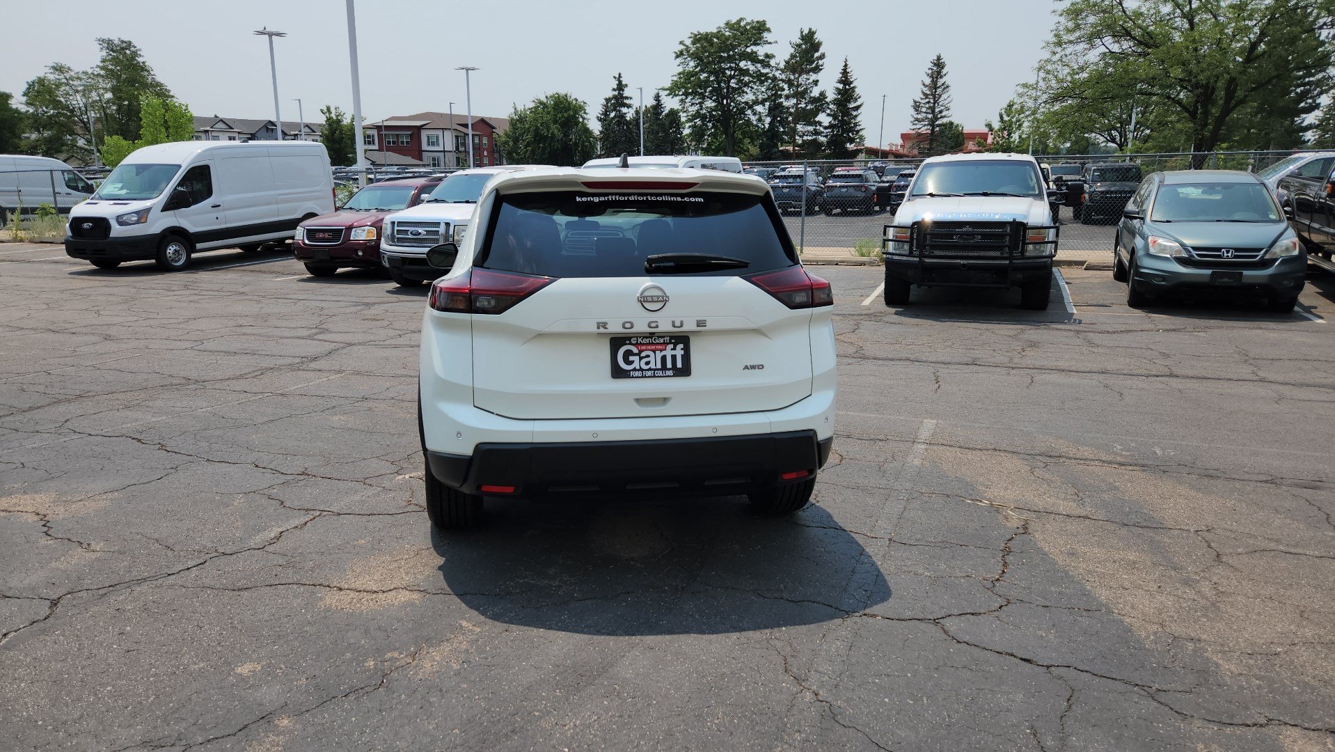 Used 2024 Nissan Rogue S AWD/4WD image 8