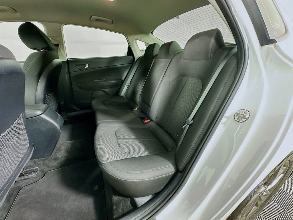 Used 2020 Kia Optima LX image 27