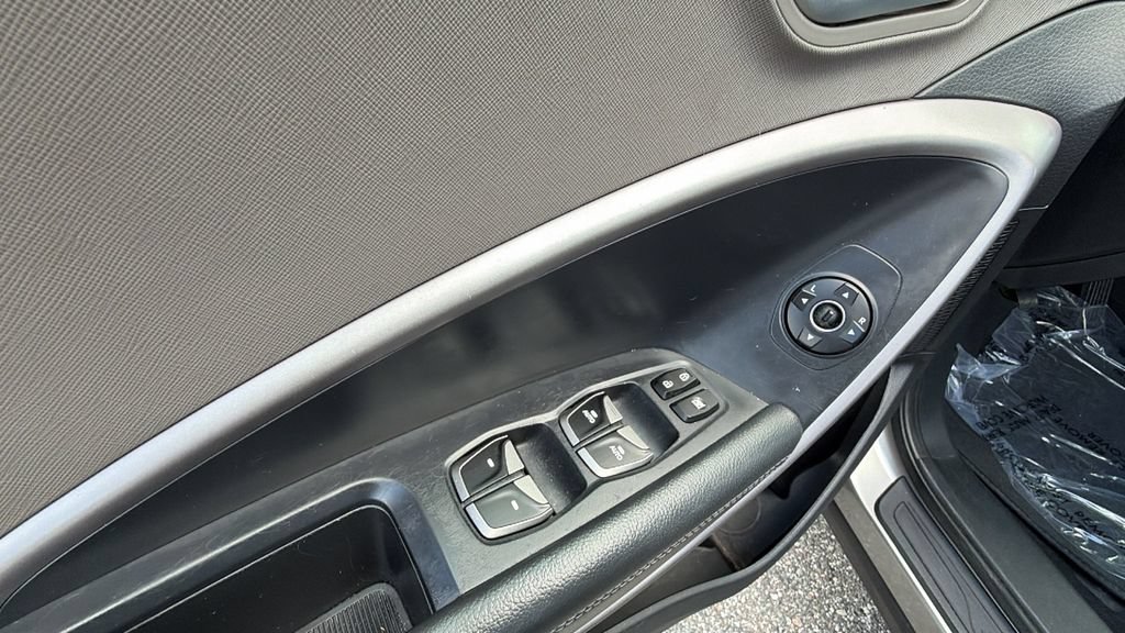Used 2015 Hyundai Santa Fe Sport AWD/4WD image 13