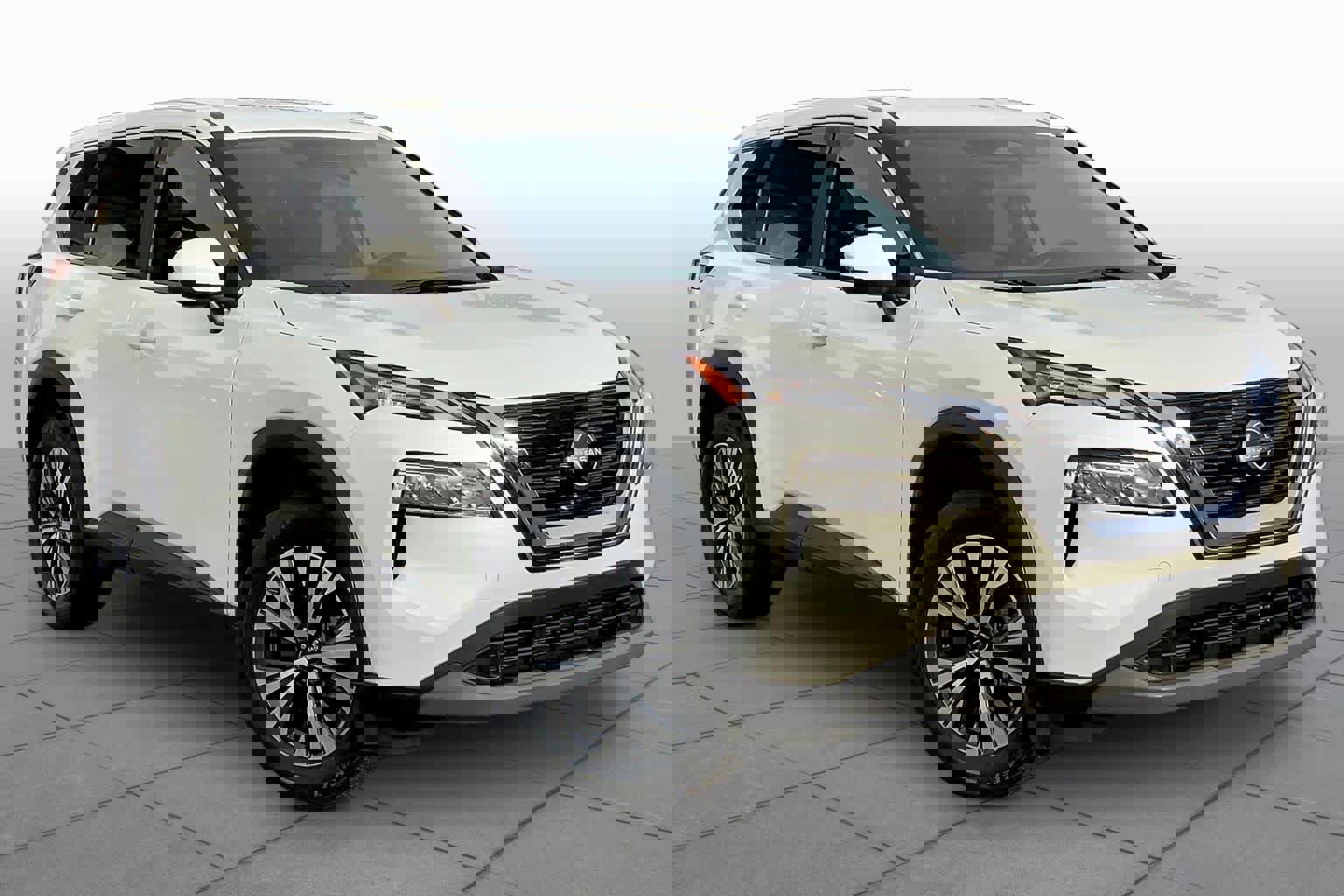 Used 2023 Nissan Rogue SV image 3