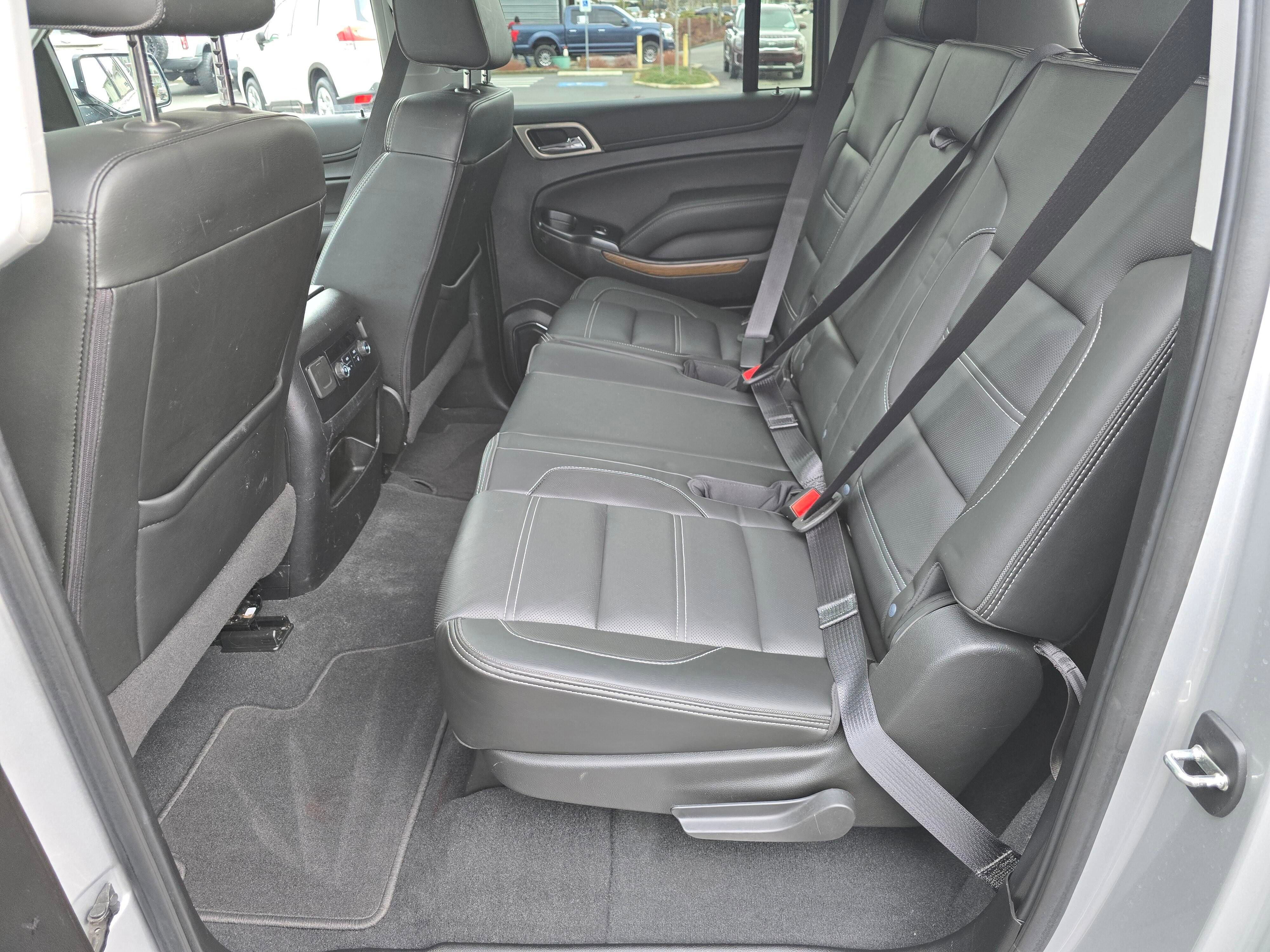 Used 2020 GMC Yukon XL Denali w/ Denali Premium Package image 31