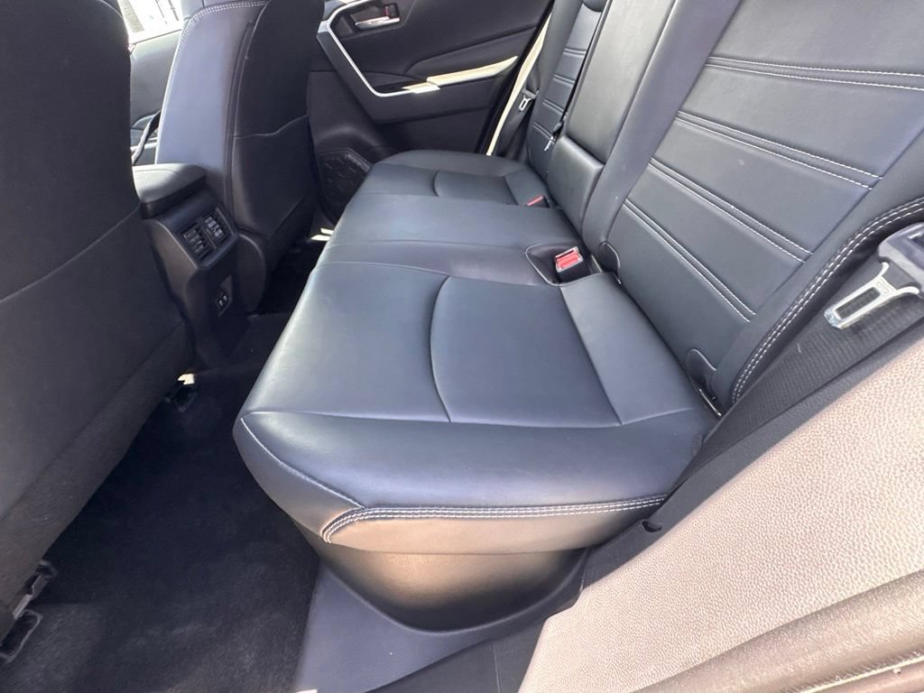 Used 2021 Toyota RAV4 XLE Premium AWD/4WD image 30