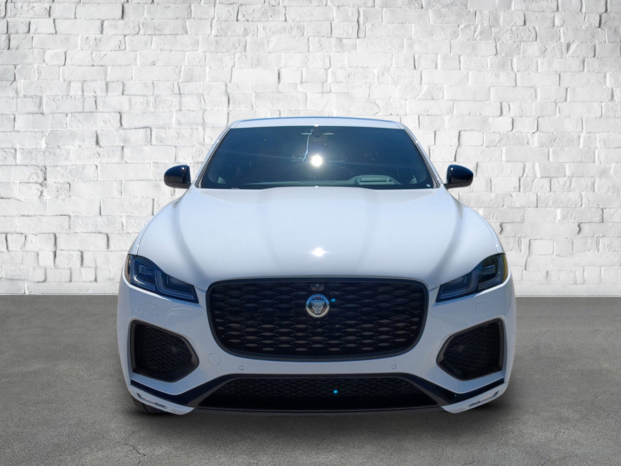 New 2026 Jaguar F-PACE R-Dynamic S image 2