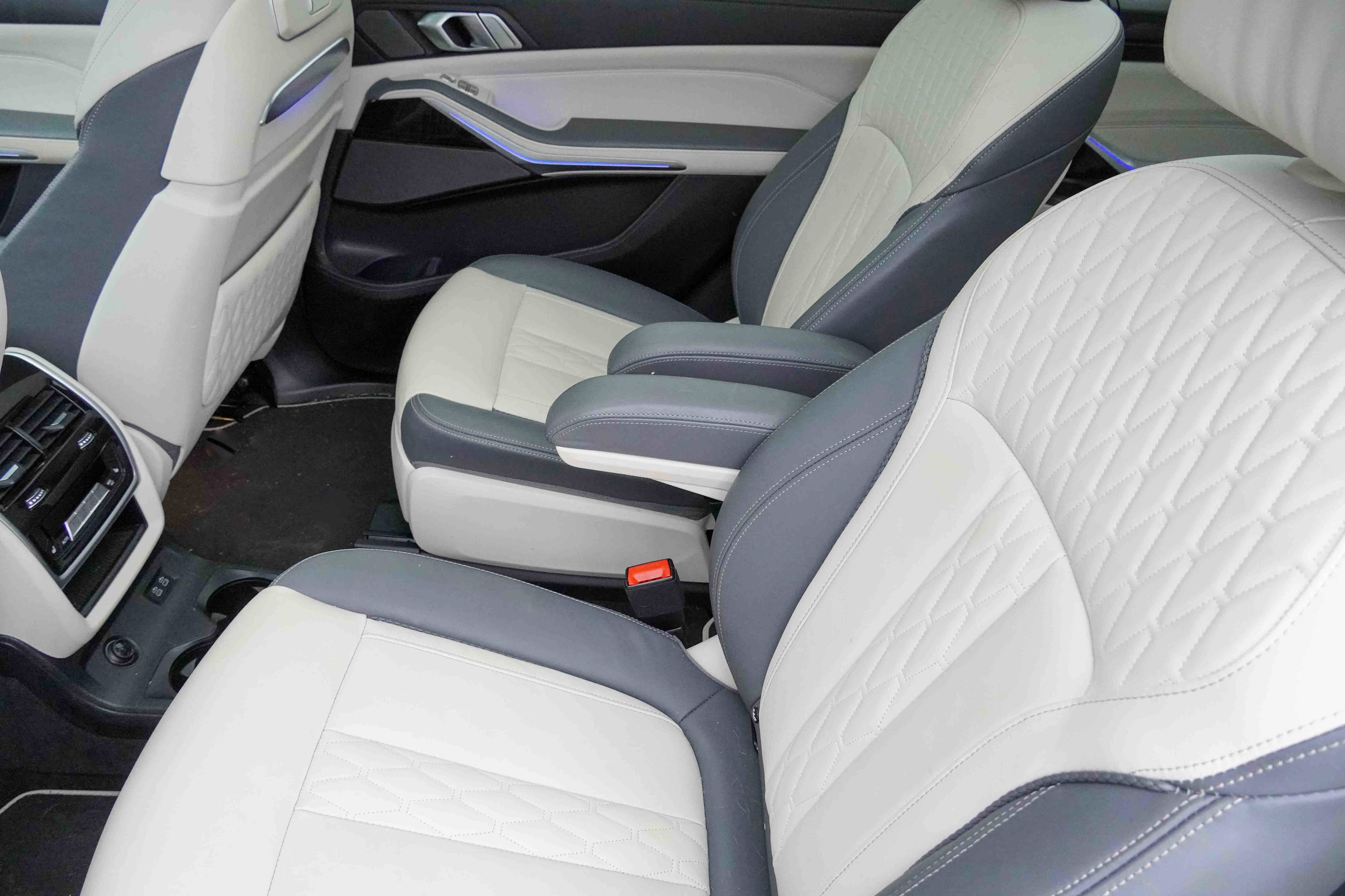 Certified 2023 BMW X7 xDrive40i w/ M Sport Package image 38