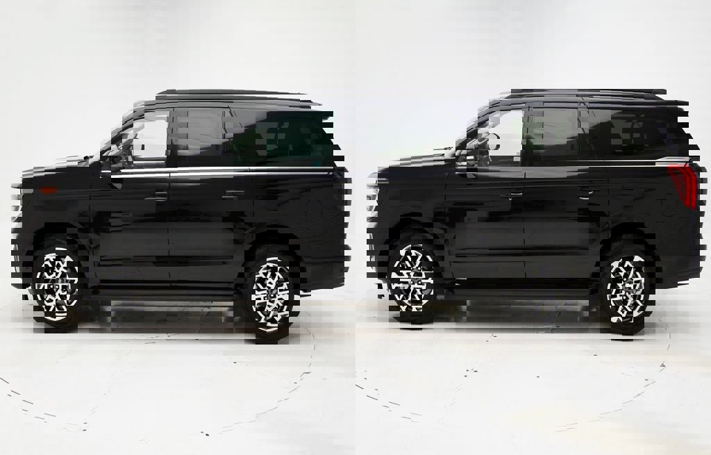 Used 2025 Ford Expedition Max Active image 5