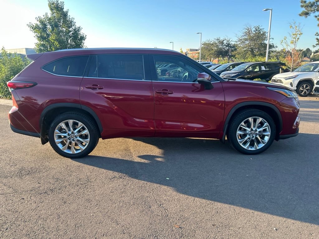 Used 2020 Toyota Highlander Limited AWD/4WD image 8