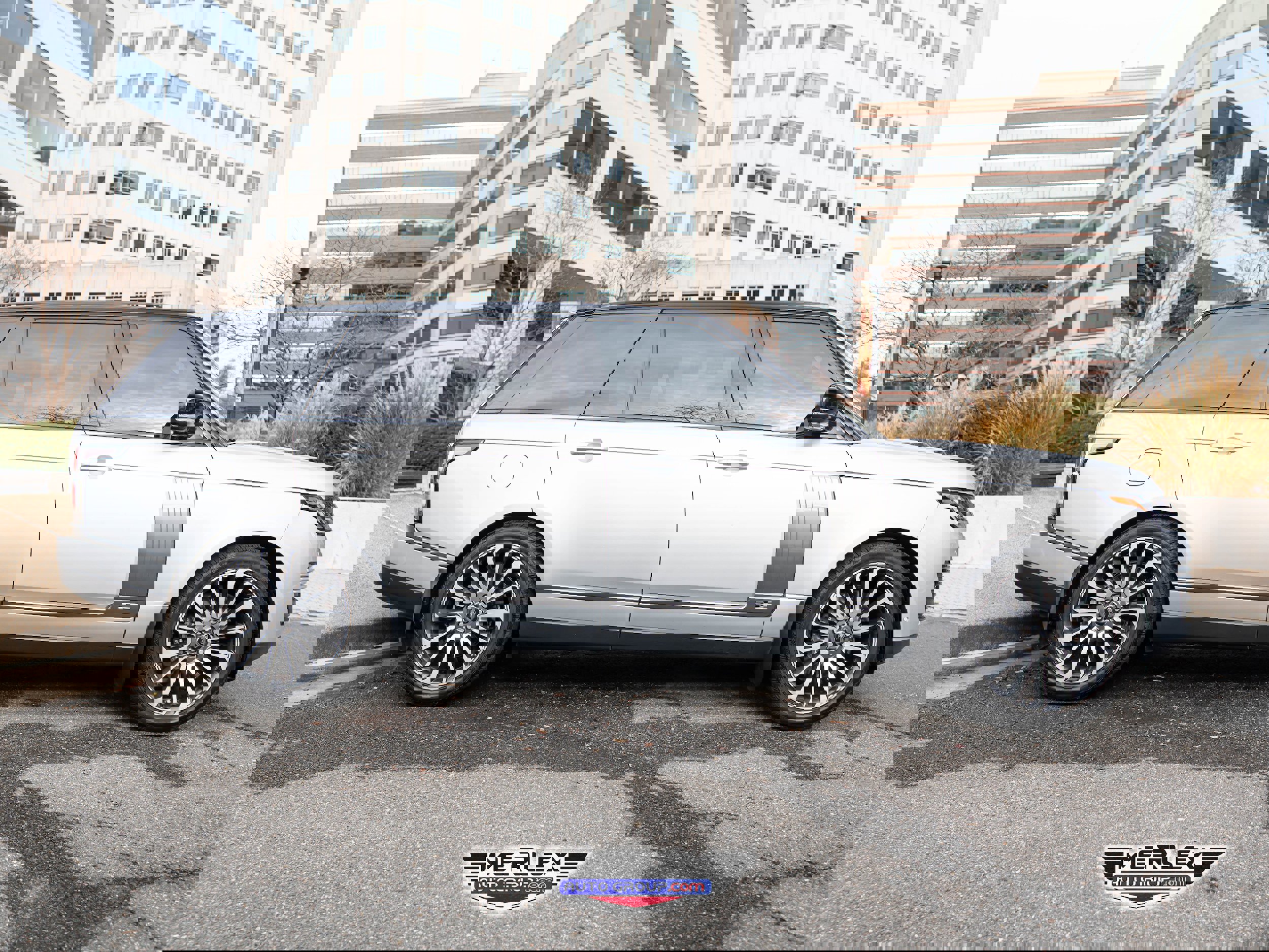 Used 2018 Land Rover Range Rover Long Wheelbase Supercharged image 8