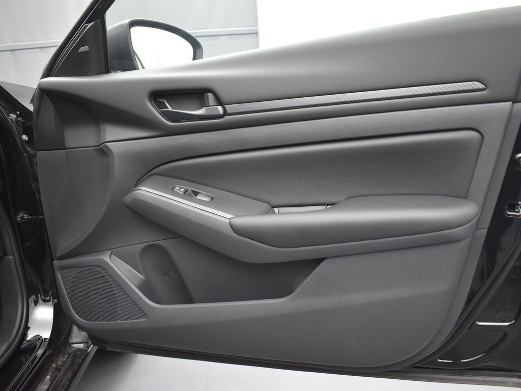 Used 2025 Nissan Altima 2.5 S image 24