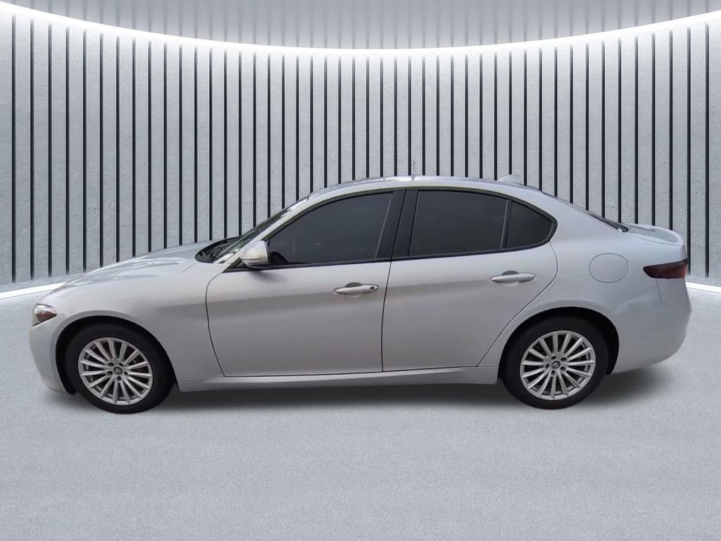 Used 2022 Alfa Romeo Giulia Sprint AWD/4WD image 6