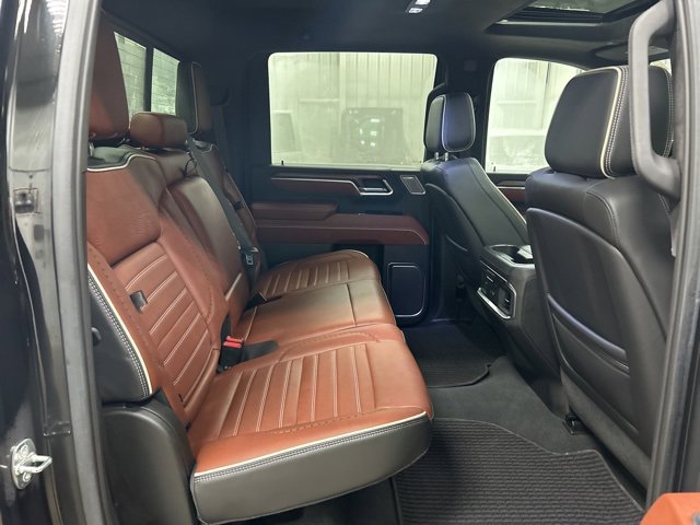 Used 2024 GMC Sierra 3500 Denali Ultimate image 32