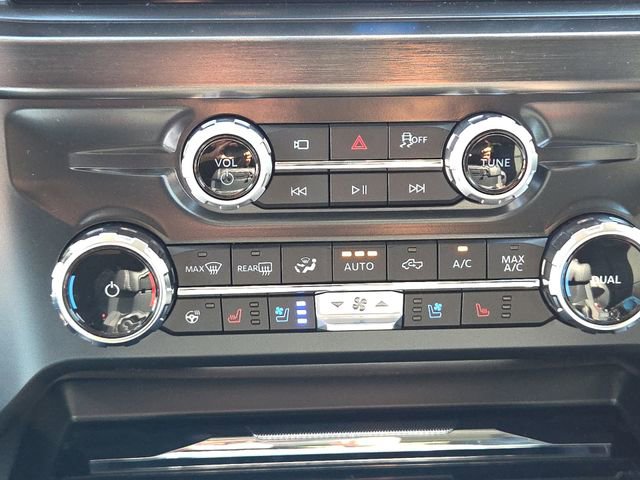 New 2026 Ford F250 Lariat w/ Black Appearance Package image 21