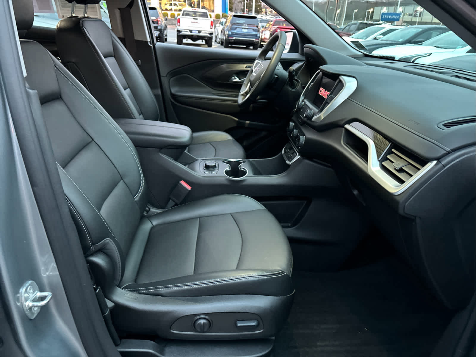 Used 2023 GMC Terrain SLT image 23