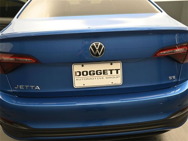 Certified 2022 Volkswagen Jetta SE image 14