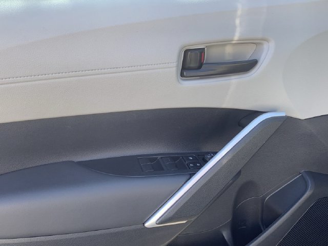Used 2026 Toyota Corolla Cross LE FWD image 17