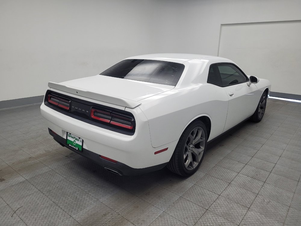 Used 2017 Dodge Challenger SXT image 9