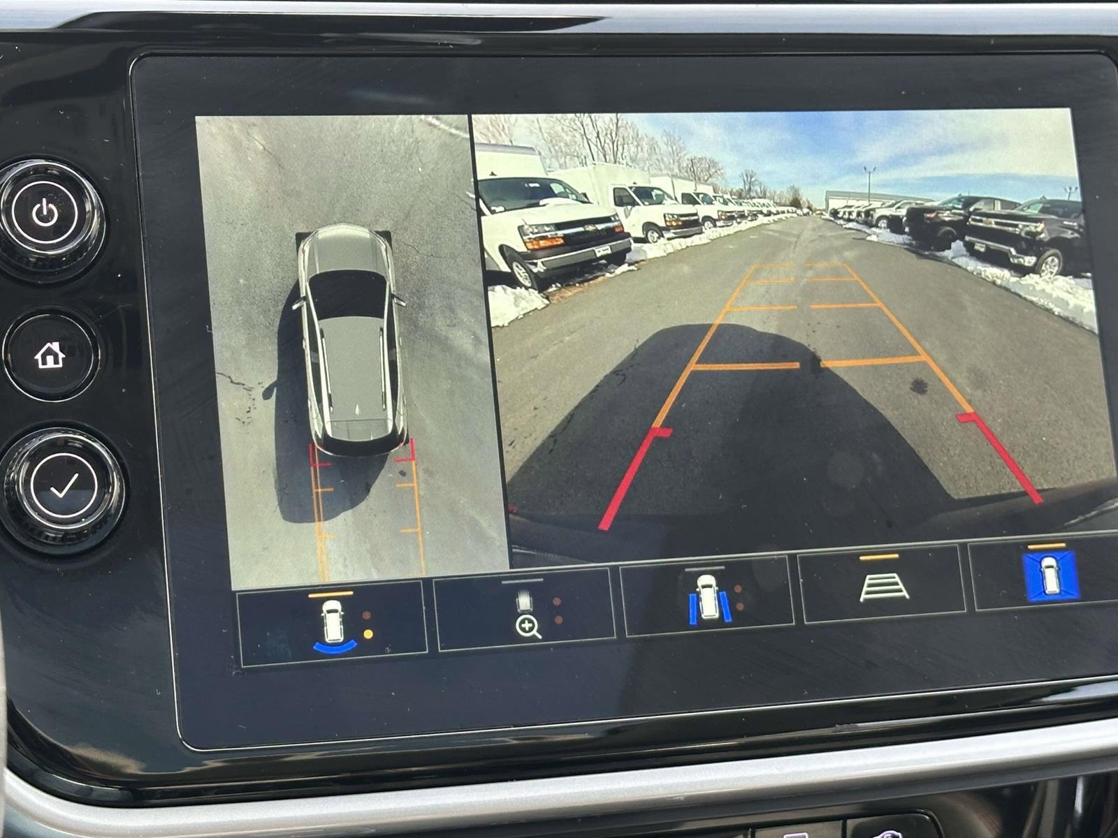 Used 2023 Chevrolet Bolt EUV Premier w/ Sun & Sound Package image 11