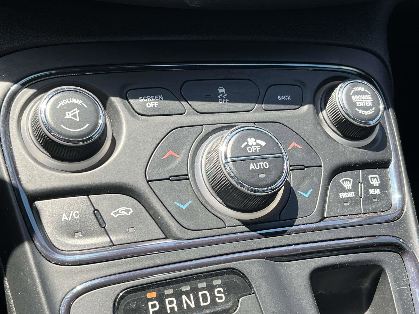 Used 2015 Chrysler 200 S w/ Navigation & Sound Group I image 25