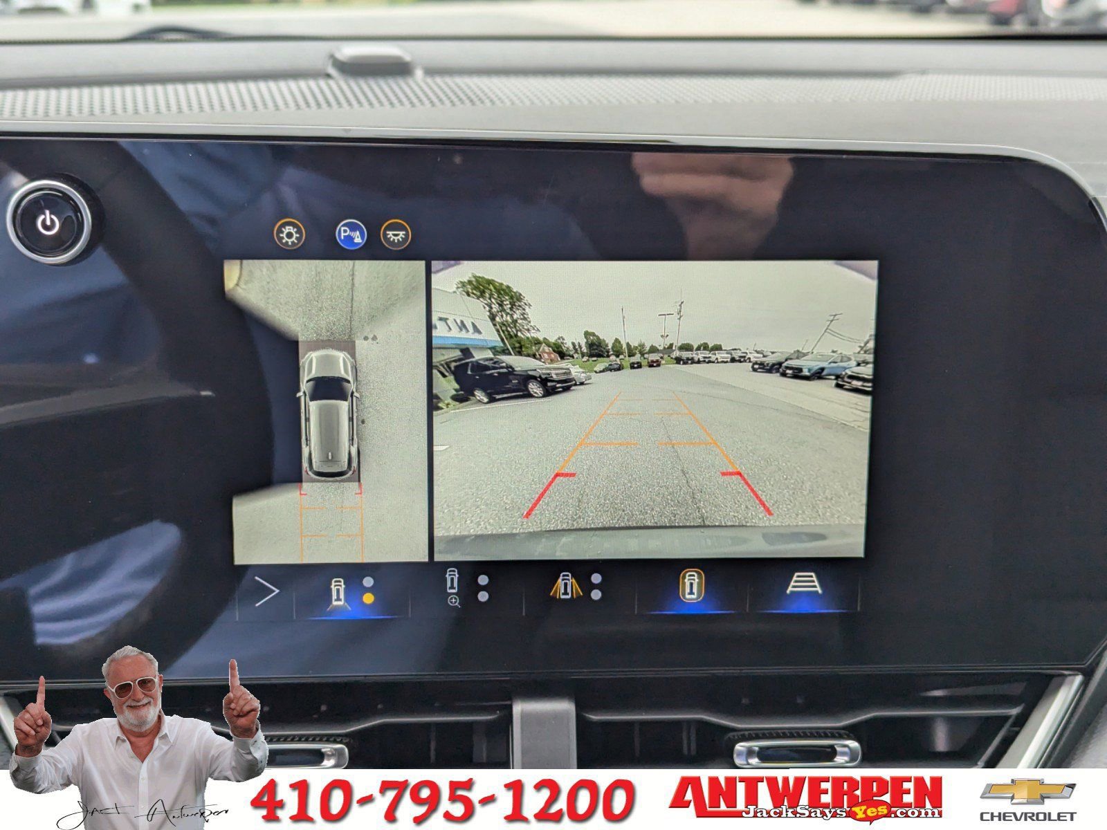 New 2025 Chevrolet Equinox LT w/ Safety and Technology Package image 24