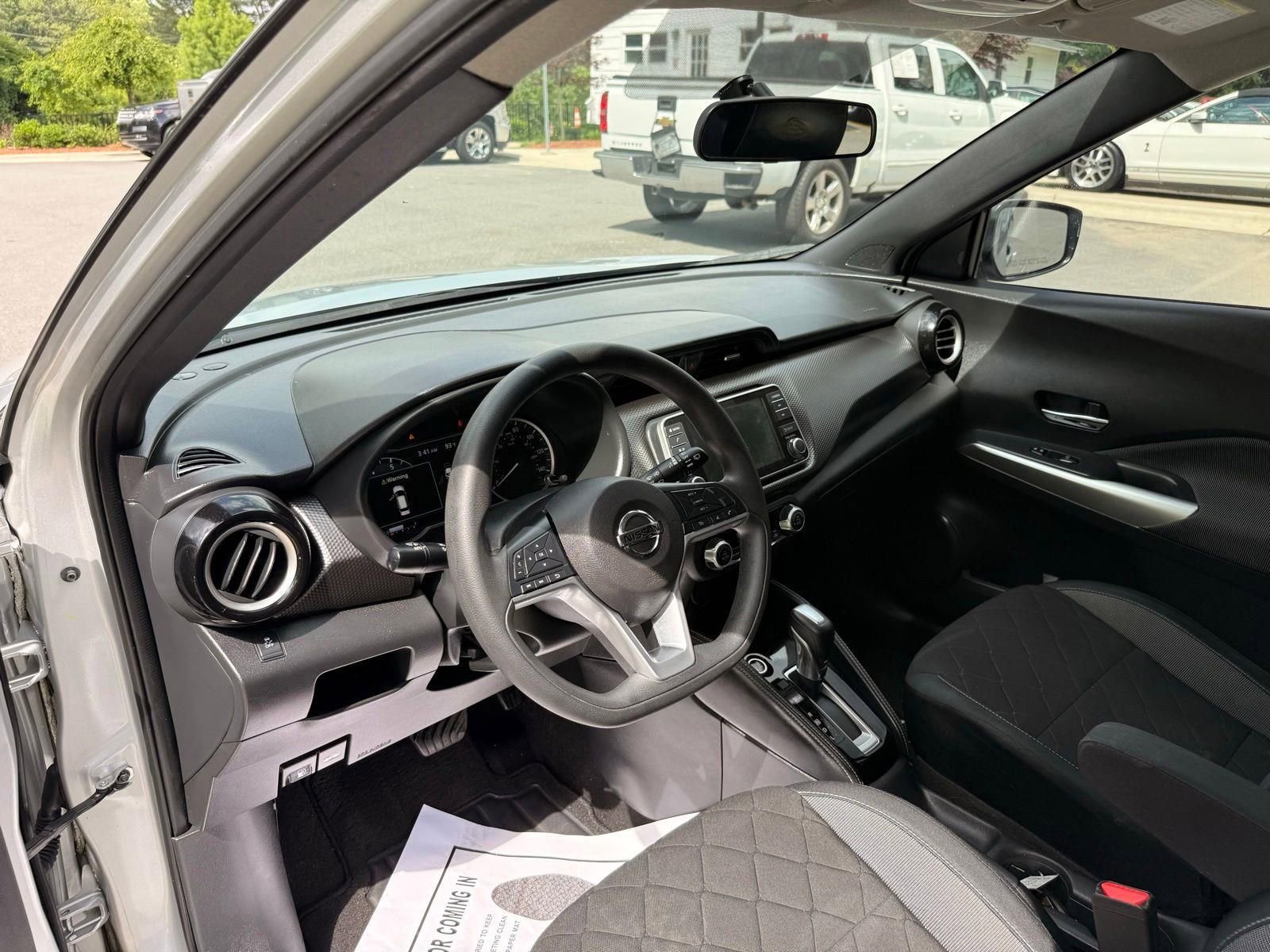Used 2019 Nissan Kicks SV FWD image 20