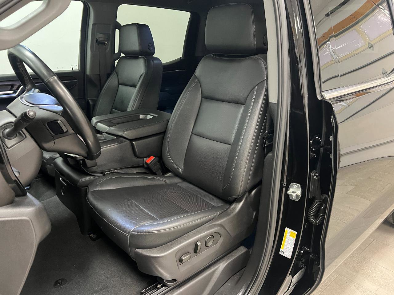 Used 2025 GMC Sierra 1500 SLT image 27