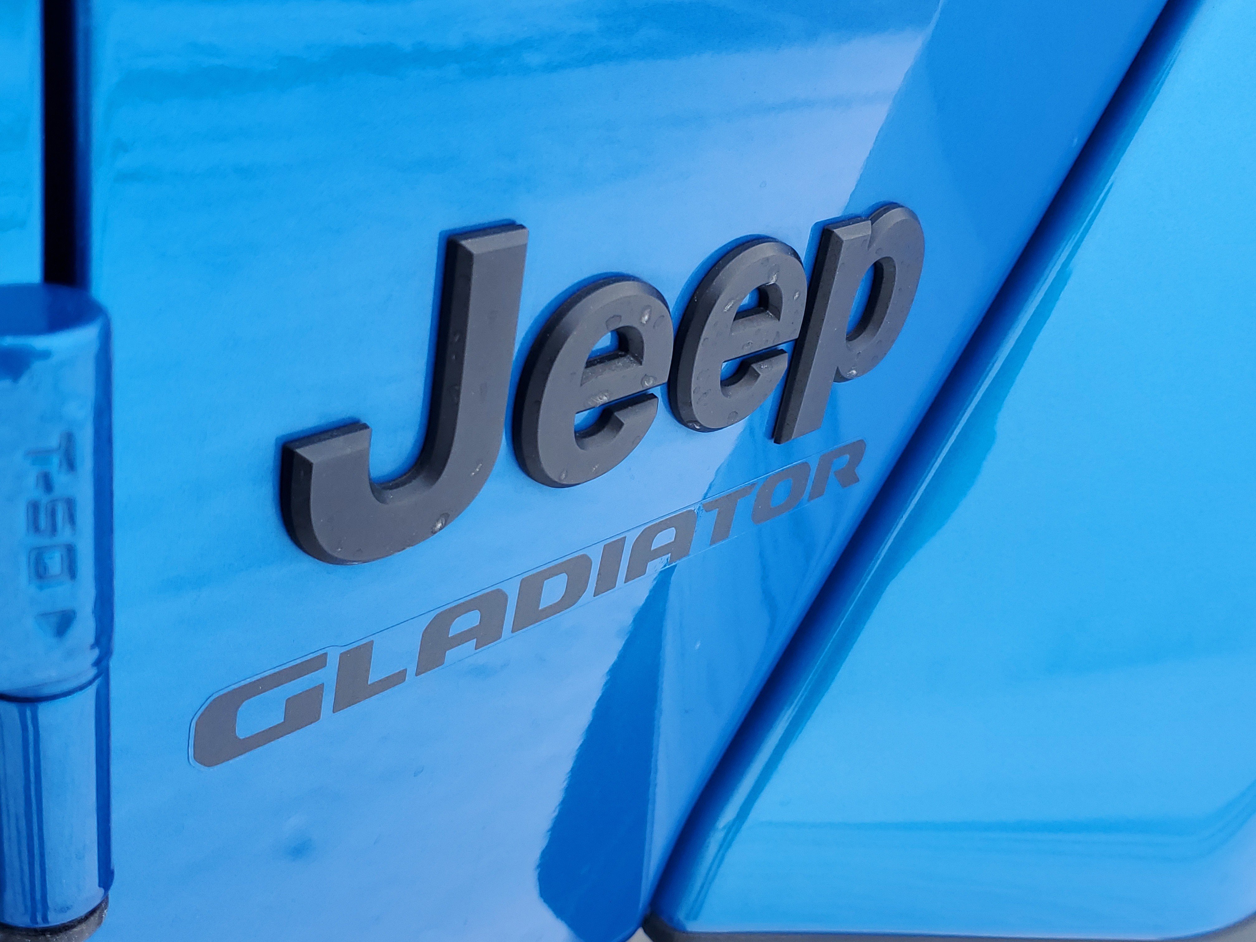 Used 2022 Jeep Gladiator Sport image 6