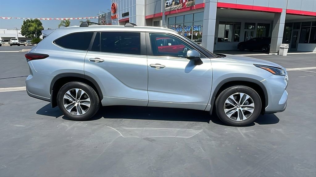 Certified 2024 Toyota Highlander XLE FWD video 2
