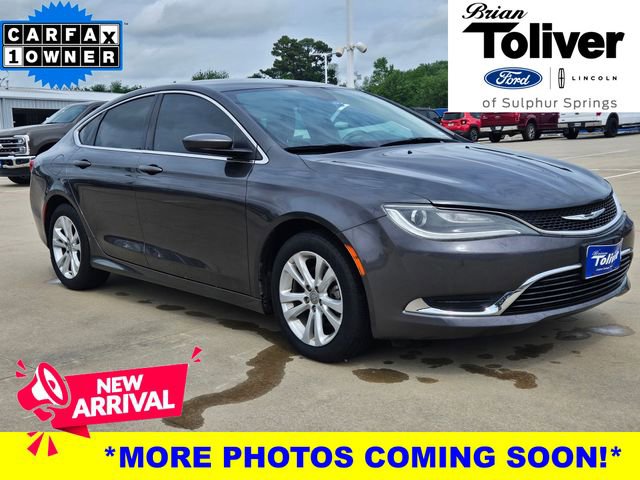 Used 2015 Chrysler 200 Limited w/ Convenience Group image 1