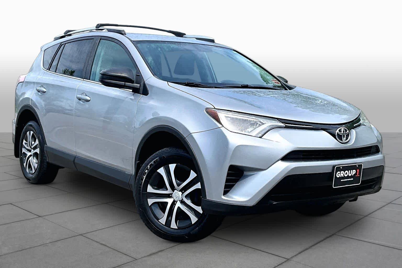 Used 2016 Toyota RAV4 LE FWD image 3