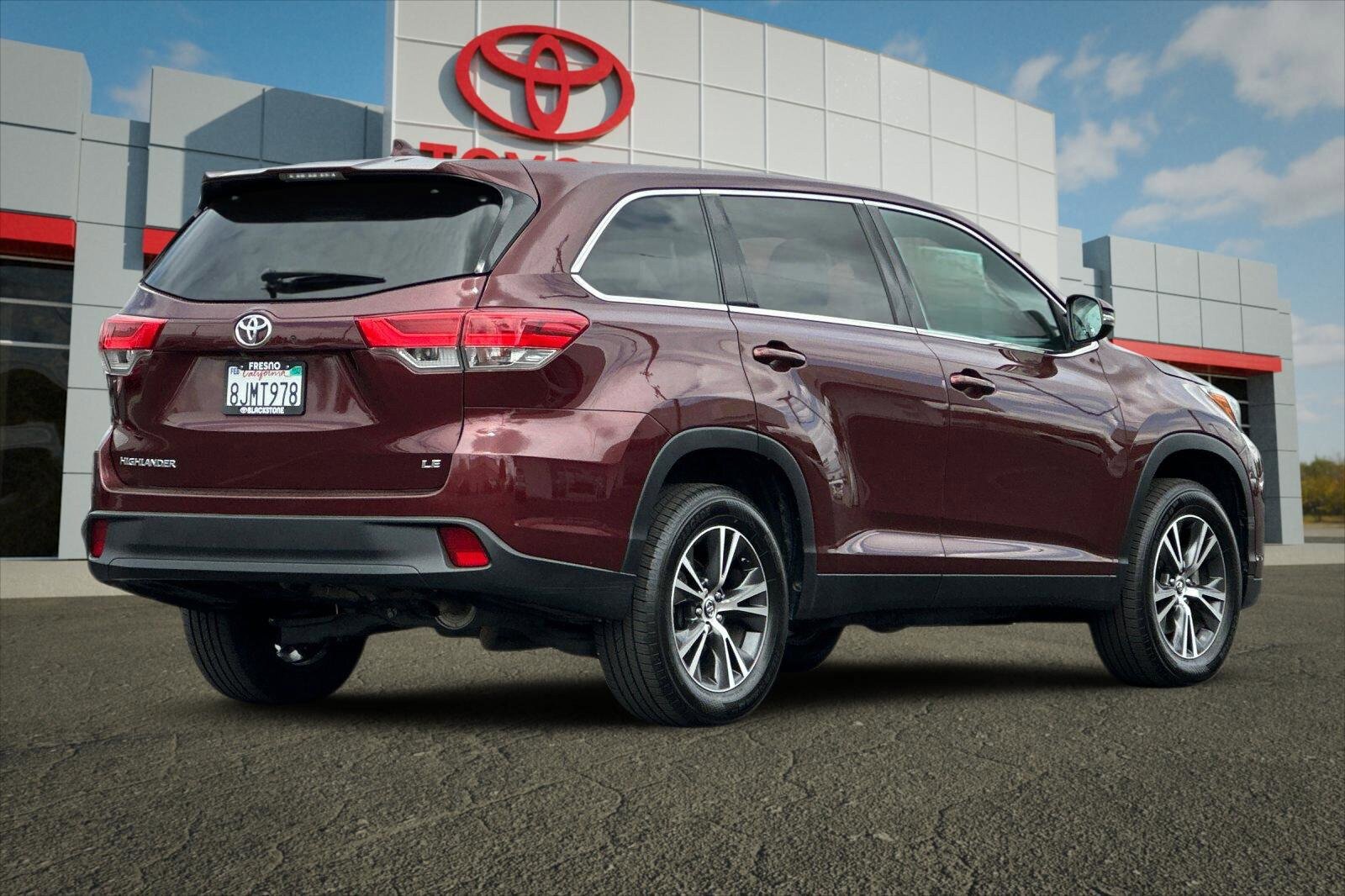 Certified 2019 Toyota Highlander Plus FWD image 3