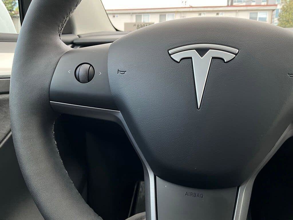 Used 2024 Tesla Model Y Long Range AWD/4WD image 20