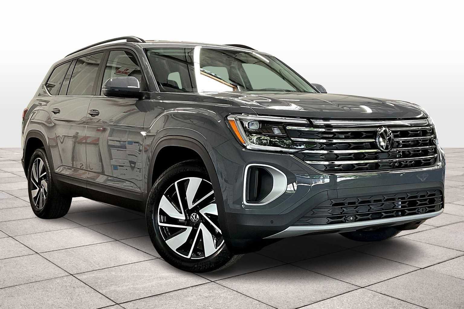 New 2025 Volkswagen Atlas SE image 2