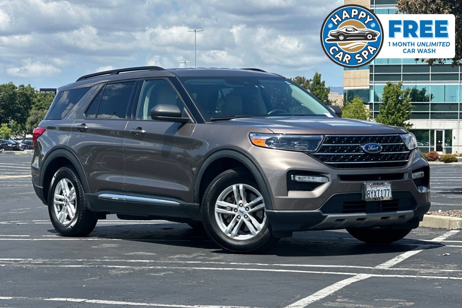 Used 2021 Ford Explorer XLT w/ Equipment Group 202A RWD image 1