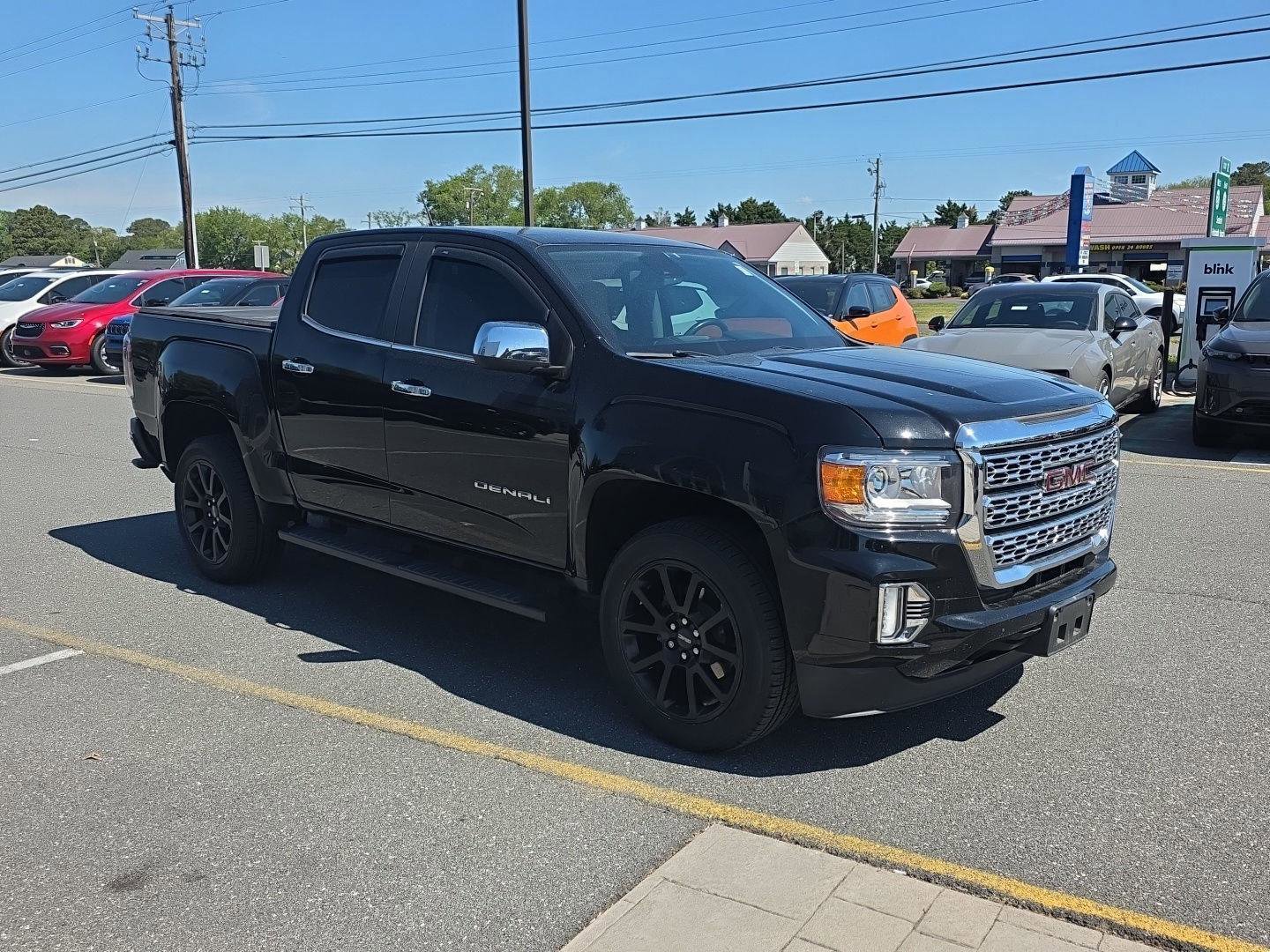 Used 2022 GMC Canyon Denali w/ Denali Black Edition Package AWD/4WD image 4