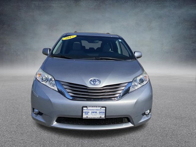Used 2017 Toyota Sienna XLE Premium FWD image 27