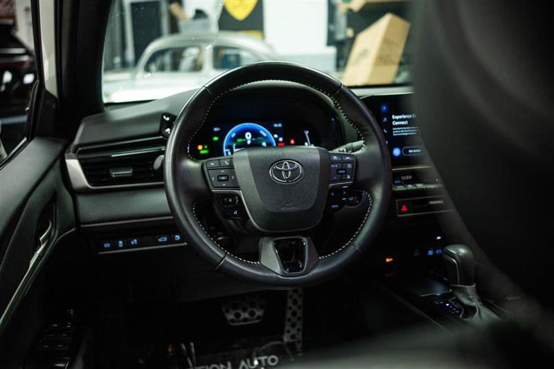 Used 2025 Toyota Camry SE w/ Multimedia Upgrade Package FWD image 16