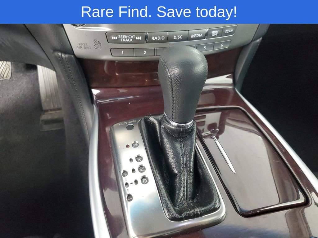 Used 2019 INFINITI Q70 Luxe w/ Proactive Package image 17