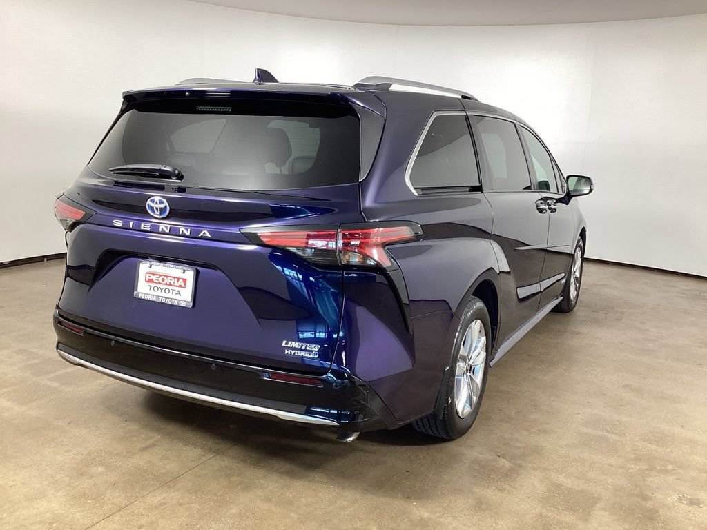 Used 2021 Toyota Sienna Limited FWD image 6