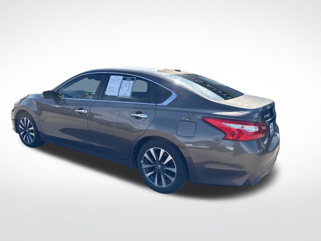 Used 2017 Nissan Altima 2.5 SV FWD image 3